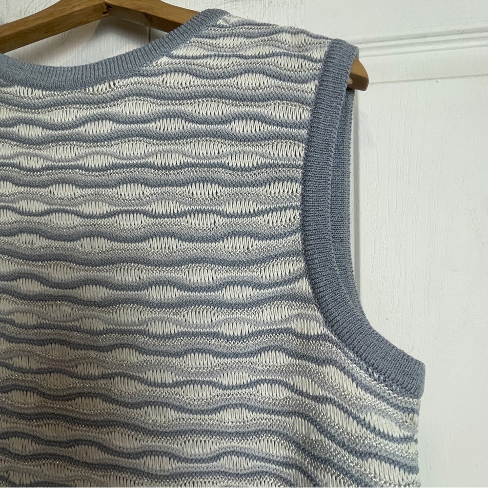 ST. JOHN Sleeveless Knit Classic Top